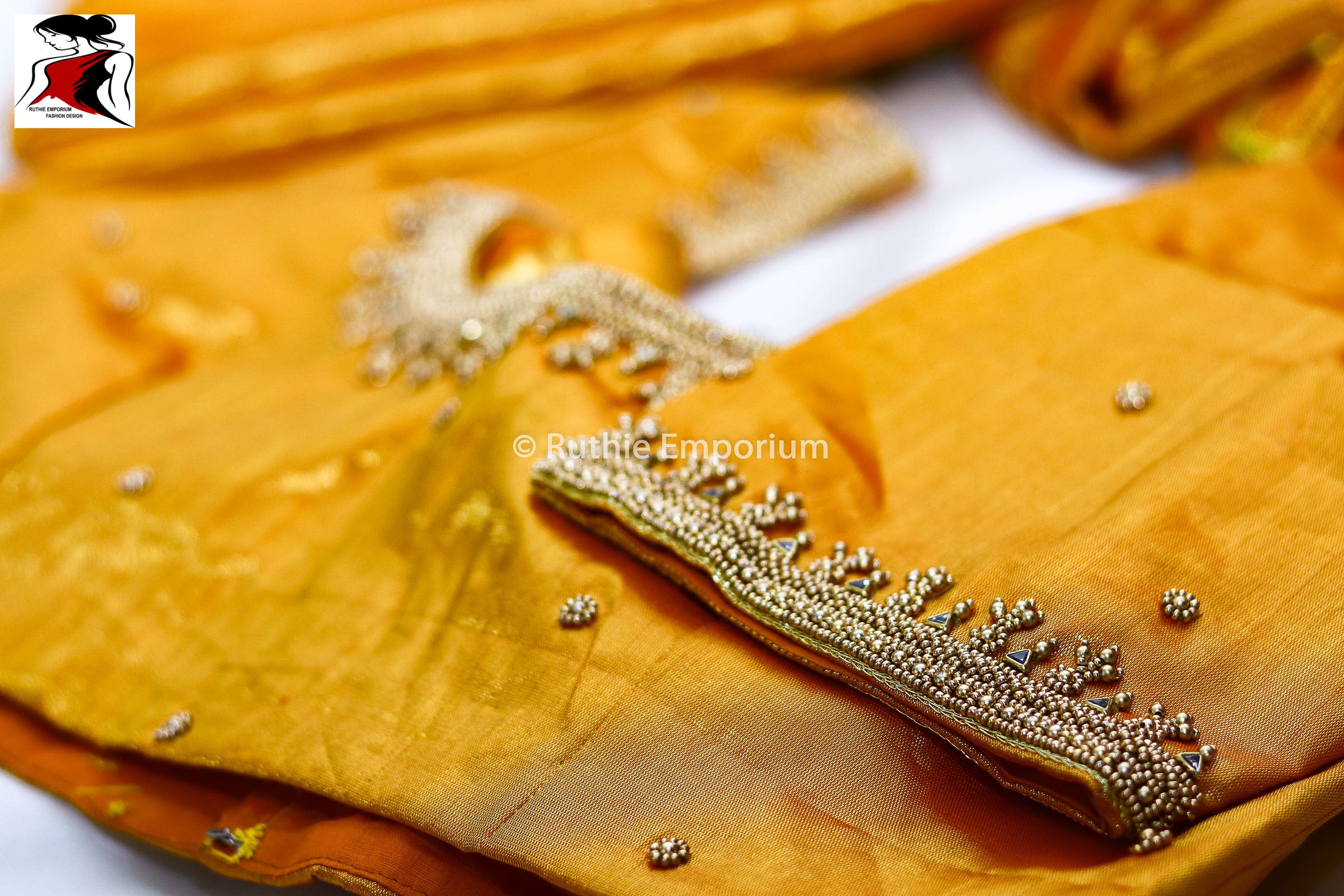 Gold Pure Kanchipuram Tissue Silk Saree Canada, USA