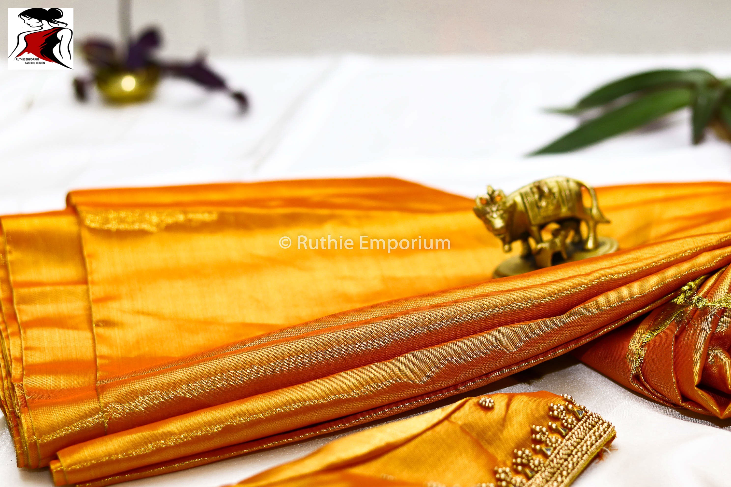 Gold Pure Kanchipuram Tissue Silk Saree Canada, USA